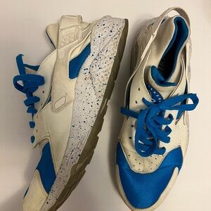 NIKE huarache custom sneaker
